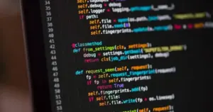 Οι συμμετέχοντες στο online πιστοποιημένο σεμινάριο: Γλώσσα προγραμματισμού: Python μπορεί να προσφέρει πολλαπλά και σημαντικά οφέλη στον σπουδαστή, ενισχύοντας τις γνώσεις και τις δεξιότητές του στον τομέα της πληροφορικής και της τεχνολογίας. Είναι γεγονός πως η Python είναι μία από τις πιο δημοφιλείς και ισχυρές γλώσσες προγραμματισμού παγκοσμίως, και η εξειδίκευση σε αυτήν ανοίγει πολλές επαγγελματικές ευκαιρίες. Η Python είναι γνωστή για την απλότητα και την ευελιξία της, γεγονός που την καθιστά ιδανική για την ανάπτυξη ισχυρών αναλυτικών και προγραμματιστικών δεξιοτήτων. Το πιστοποιημένο σεμινάριο: Γλώσσα προγραμματισμού: Python δίνει στους σπουδαστές την ευκαιρία να μάθουν και να εφαρμόσουν βασικές και προχωρημένες τεχνικές προγραμματισμού, ενισχύοντας την ικανότητά τους να γράφουν καθαρό και αποδοτικό κώδικα. Στο πλαίσιο αυτό, ένα από τα κύρια οφέλη του σεμιναρίου είναι η ενίσχυση της επαγγελματικής ανάπτυξης του σπουδαστή. Η γνώση της Python είναι πολύτιμη σε πολλούς τομείς, όπως η ανάπτυξη λογισμικού, η ανάλυση δεδομένων, η μηχανική μάθηση, η τεχνητή νοημοσύνη, η επιστήμη δεδομένων και η αυτοματοποίηση. Το πιστοποιημένο σεμινάριο: Γλώσσα προγραμματισμού: Python επιβεβαιώνει την ικανότητα του σπουδαστή να χρησιμοποιεί τη γλώσσα σε επαγγελματικό επίπεδο, καθιστώντας τον ανταγωνιστικό στην αγορά εργασίας.